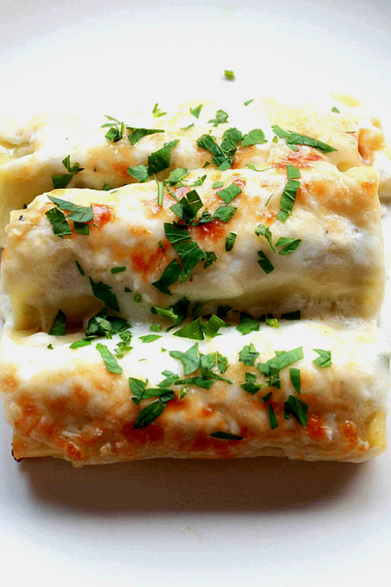 Cannelloni with Ham, Spinach and Ricotta Cheese in Bechamel Sauce Oh