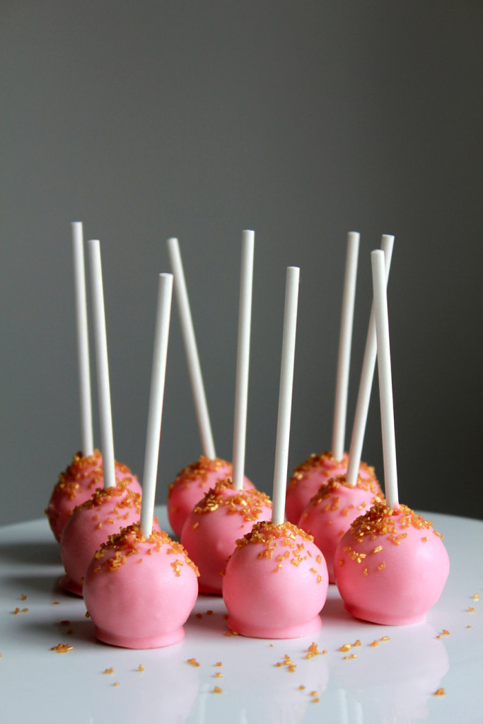 Birthday Cake Pops with Sprinkles | Hello Little Home