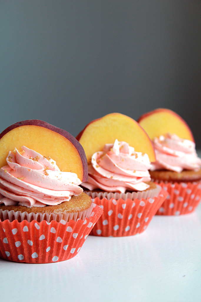 peach cupcakes