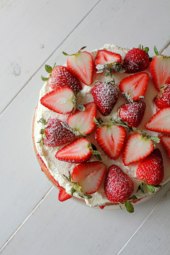 Strawberry and Cream Sponge Cake - Oh Sweet Day! Blog