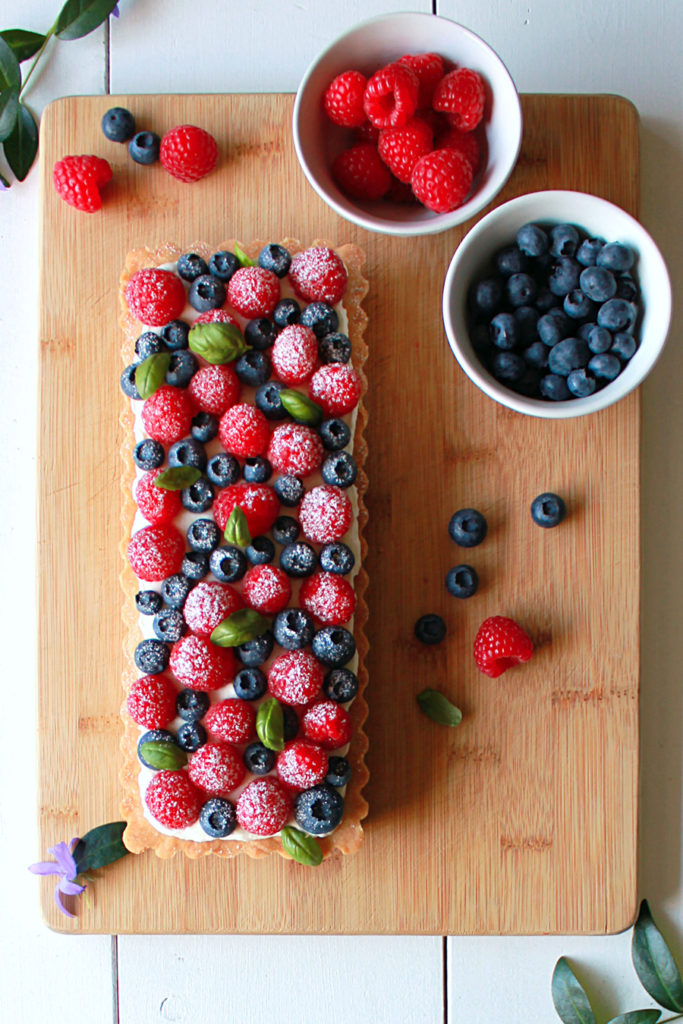 fresh berry shortbread tart with cream cheese filling